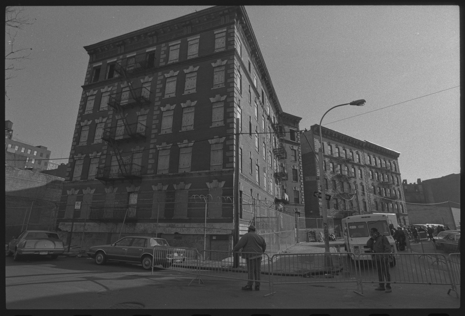 Rebuilding the Bronx 19861995 Urban Archive