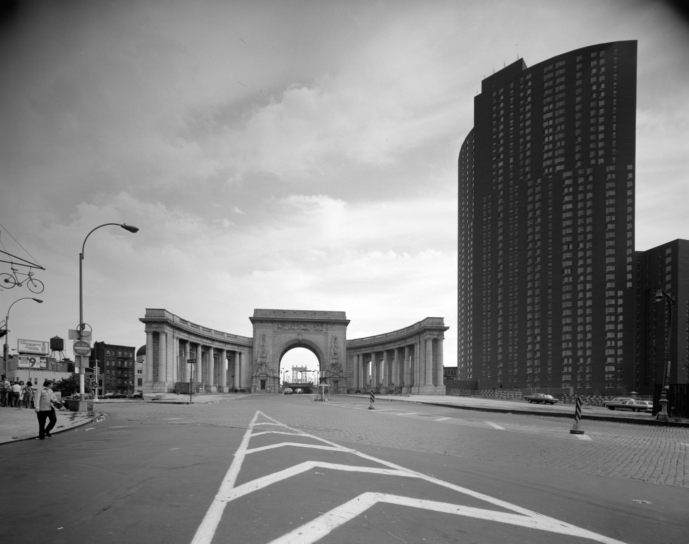 The Manhattan Bridge Urban Archive