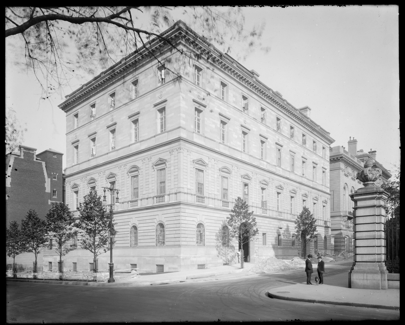 The Mansions of Fifth Avenue Urban Archive
